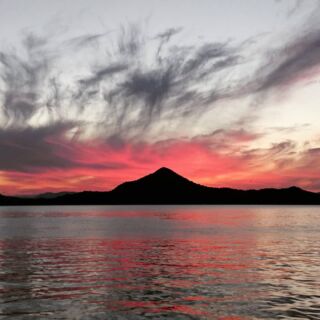 凄い夕日

#凄い夕日
#真っ赤